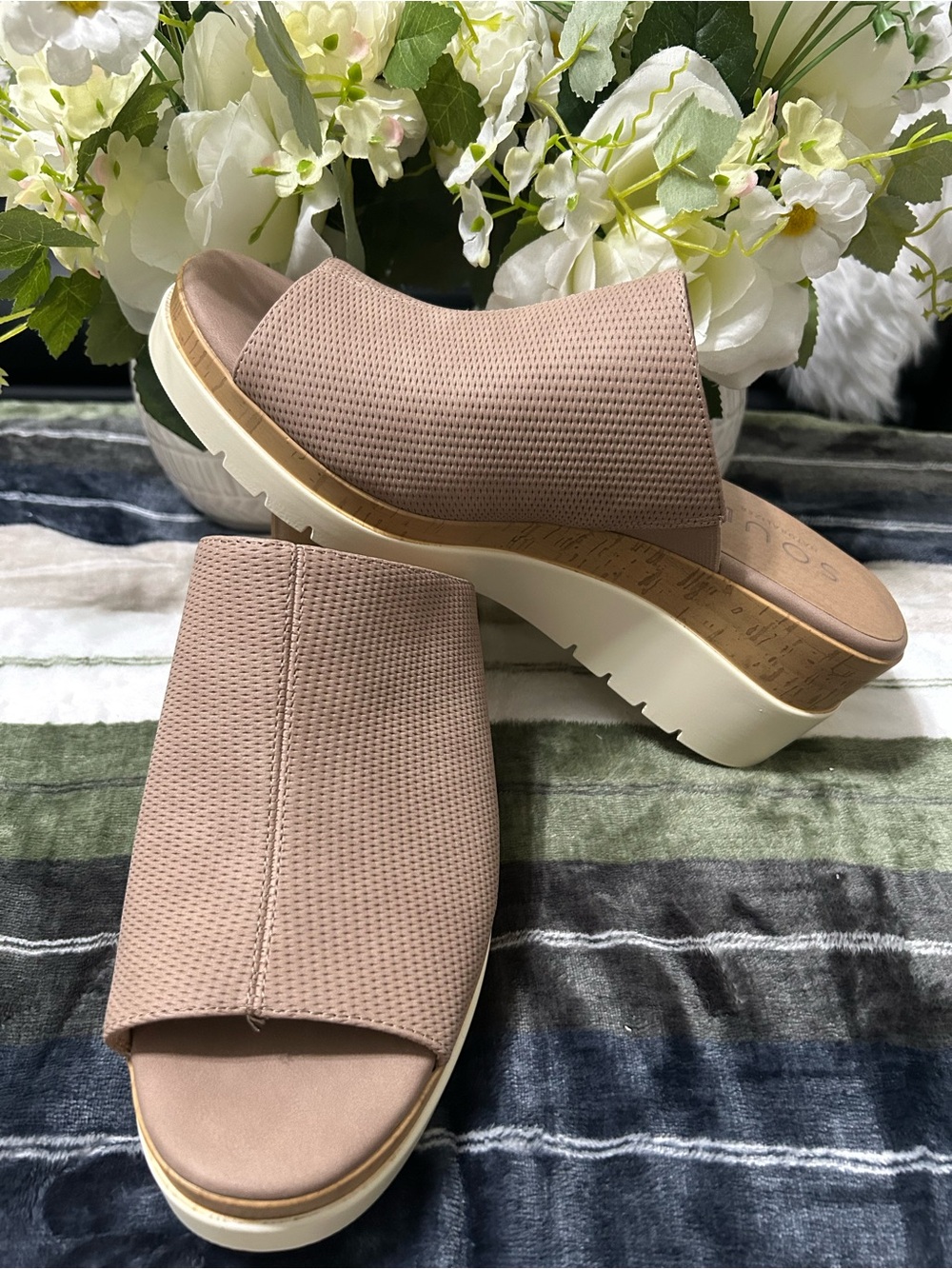 NWOT SOUL Naturalizer Khaki Beige Open-Toe Platform Mules Size 11W